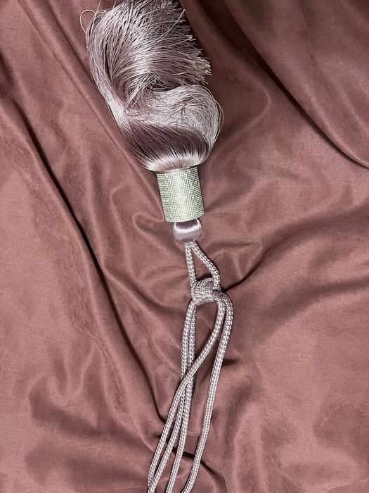 Продам шторы в комплекте с подхватами