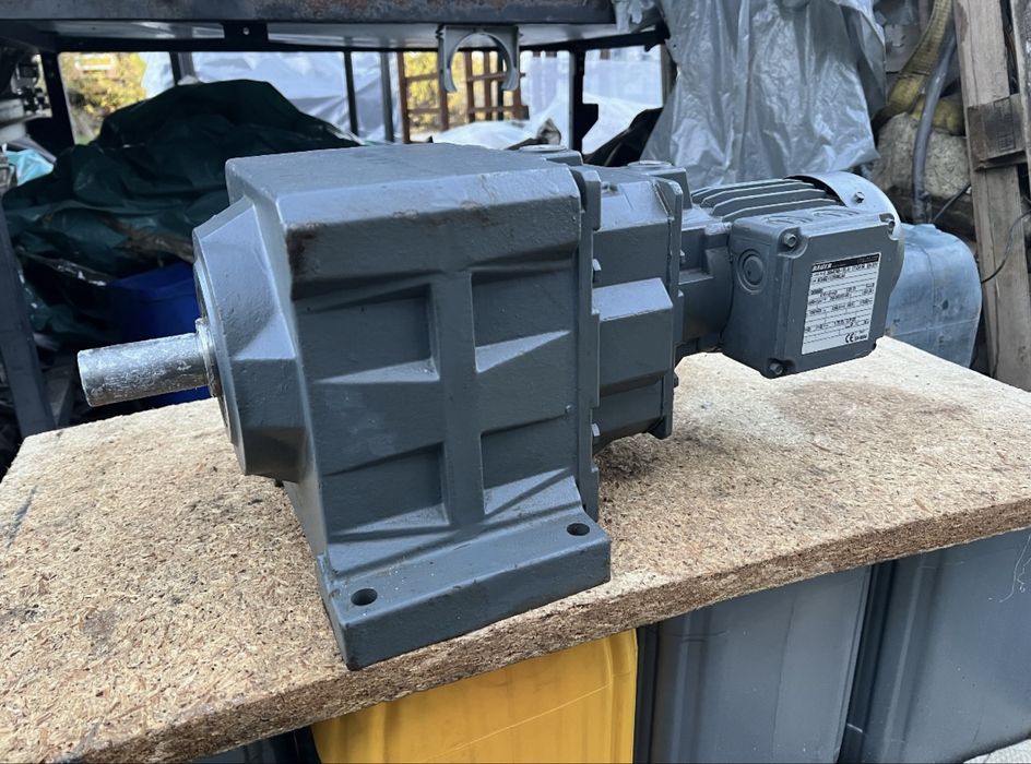 Motoreductor NOU, 220/380 V, BAUER, 5,5 —6,6 rot/min