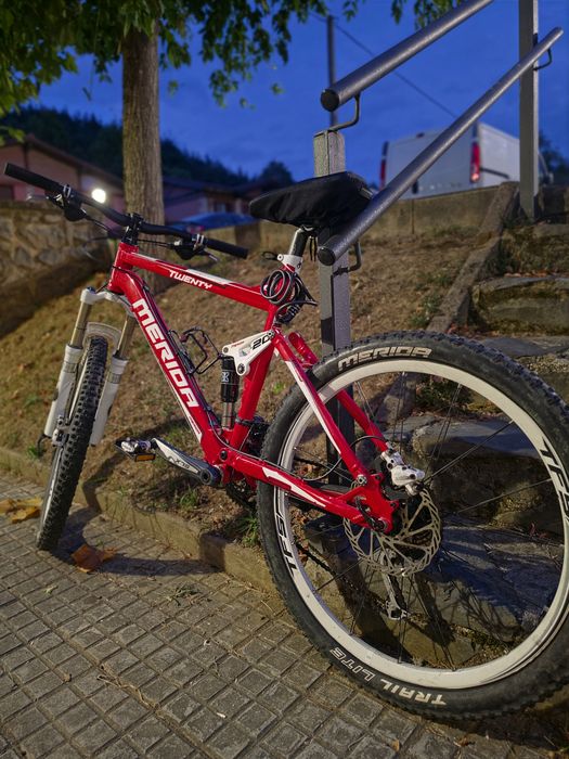 Vând Merida One-Twenty TFS 800D (2012)

Vând bicicletă Merida One-Twen