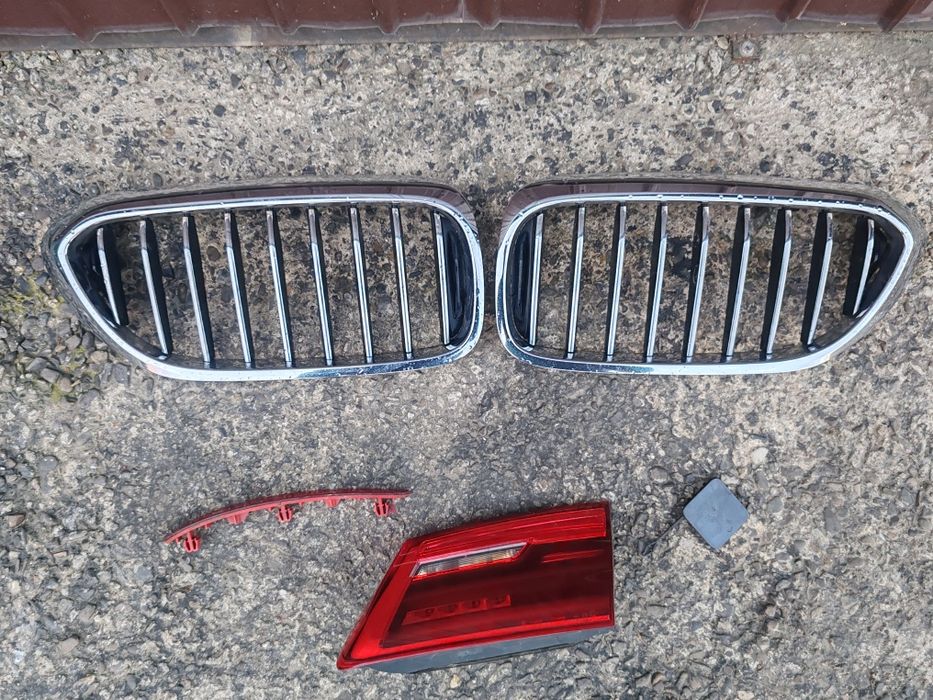 Grile /nări , stop dreapta haion ,catadioptru și capac Carling BMW g30