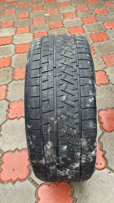 Продам шины 235/40/18 4шт