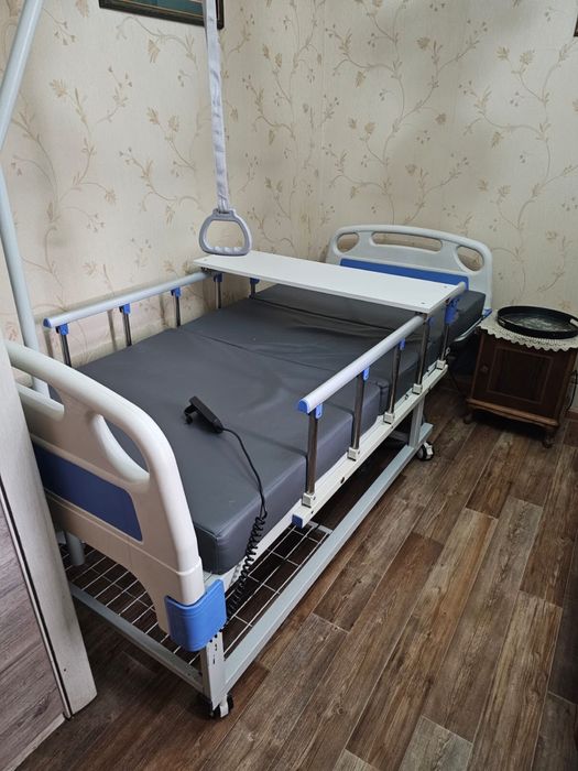 Медицинская кровать с электроприводом