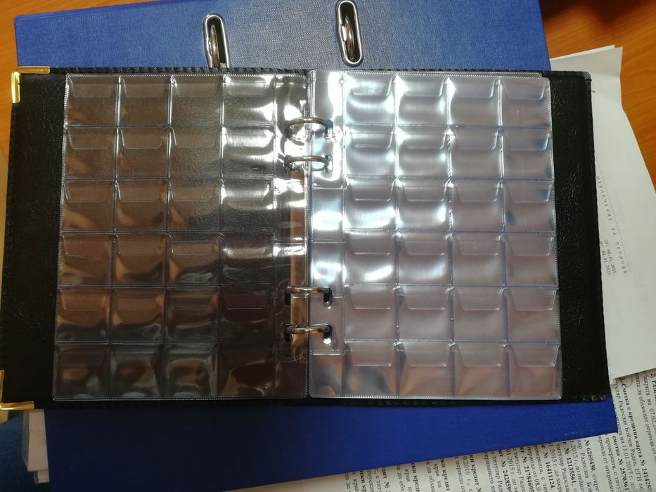 Нов колекционерски албум за монети