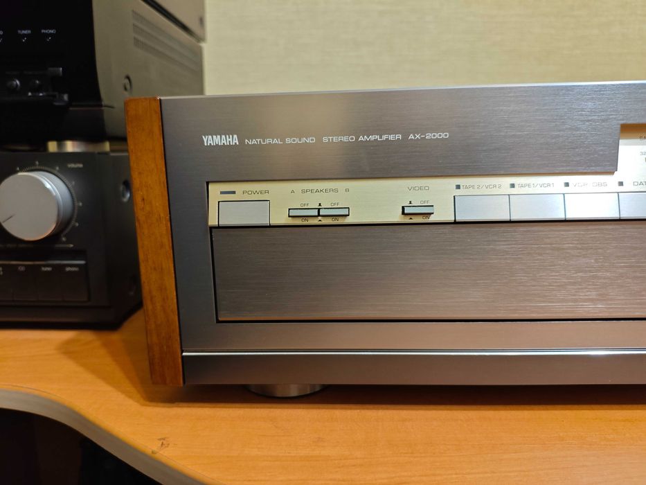 Интегральный усилитель Yamaha AX 2000