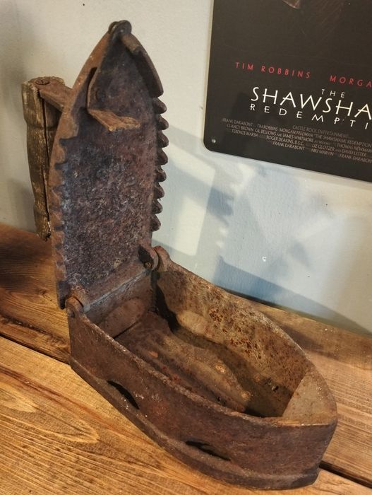 Продам Утюг на углях