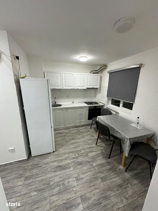 Apartament 3 camere decomandat|Râul Doamnei| Închiriere pe termen lung