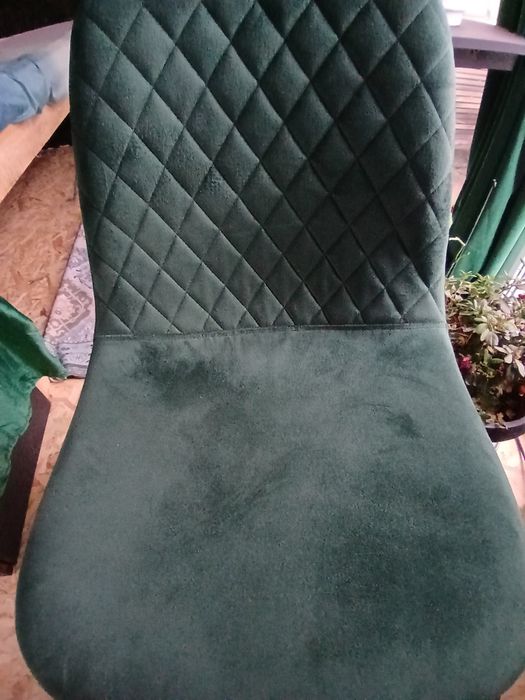 Vând  4 scaune verde smarald