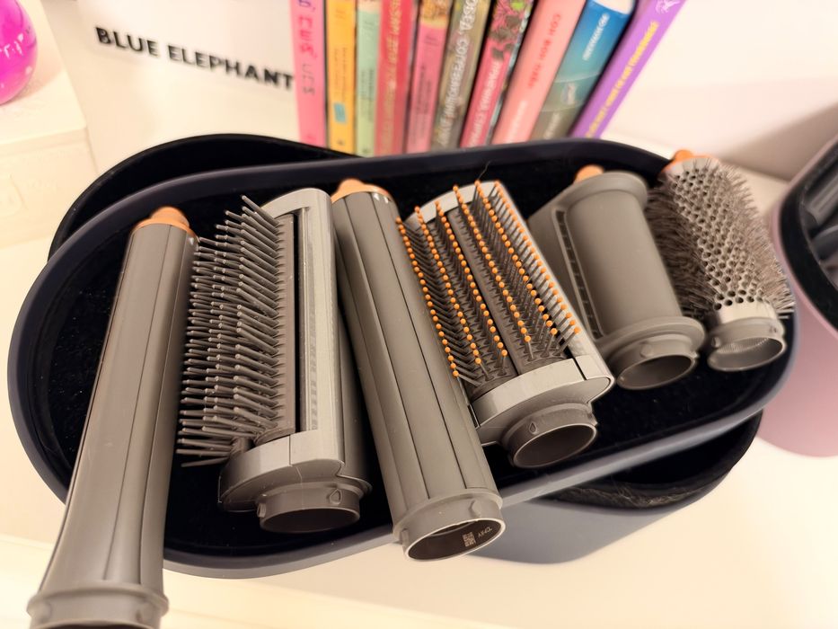 Продам оригиналтные насадки Dyson и чехол