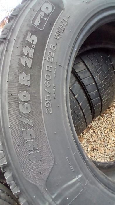 Vând anvelope camion Michelin 295/60 22.5