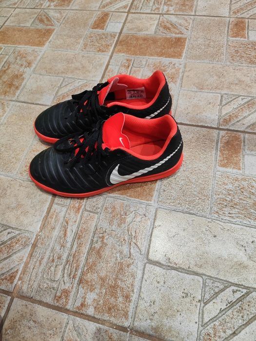 Маратонки найк 36.5