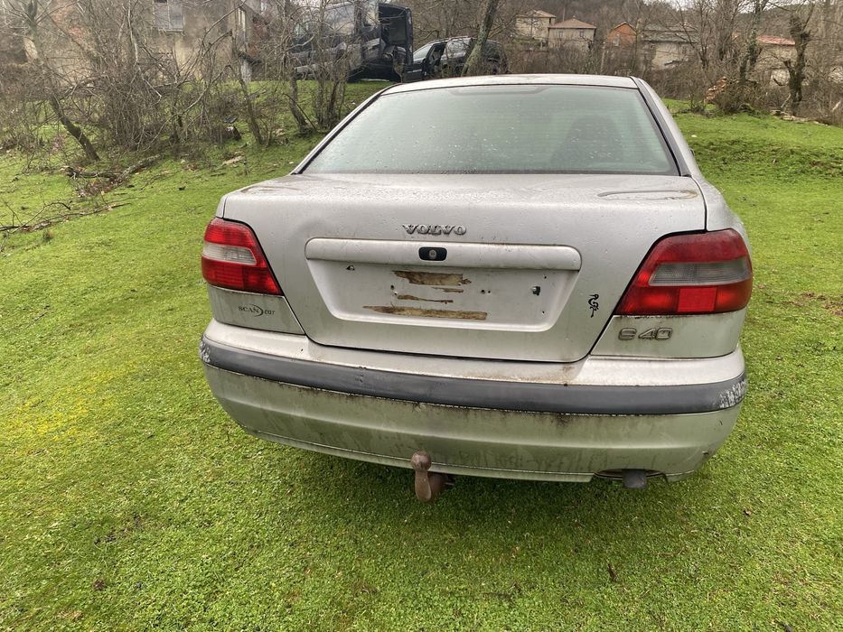 Volvo S40 1.9 115кс колата се продава на части