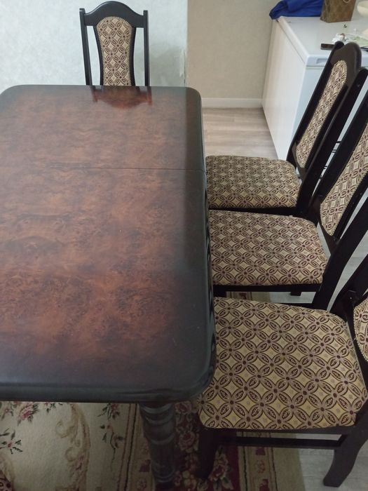 Стол стулья срочно продам