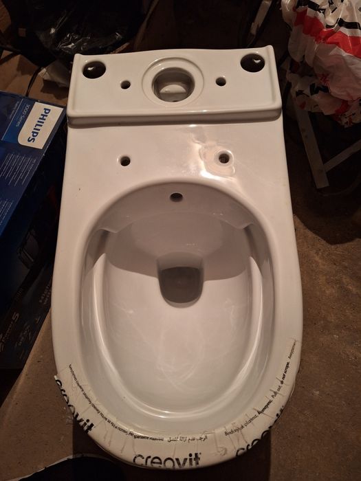 Нова конзолна тоалетна чиния Creaviт с капак
