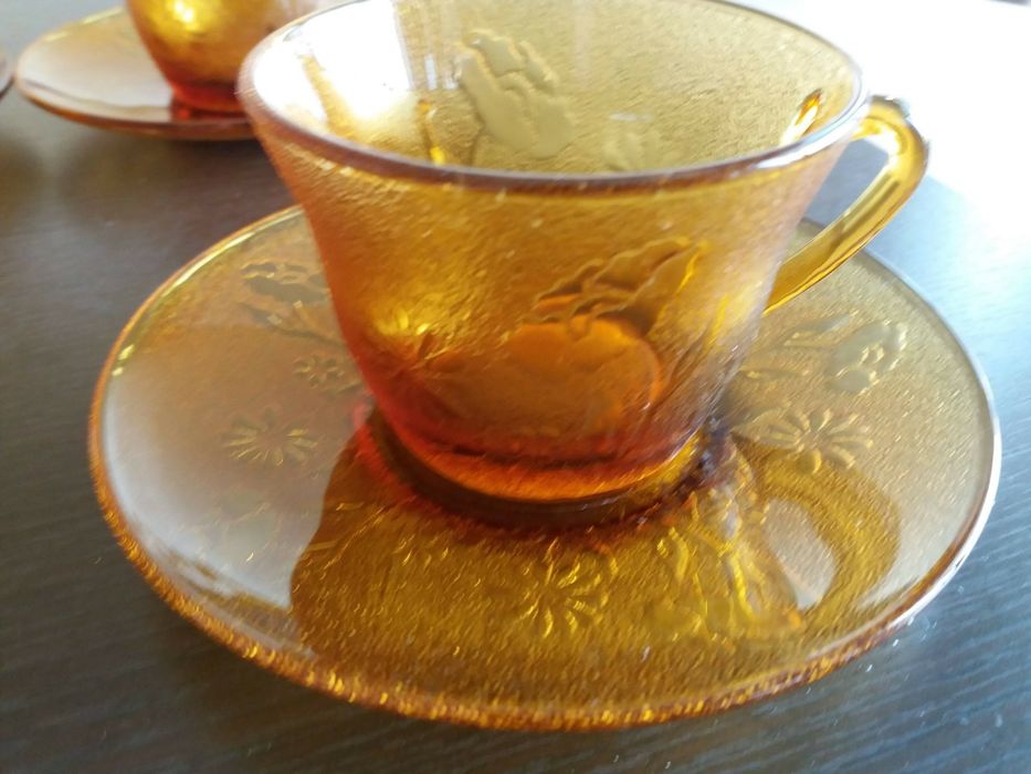 Сервизи за кафе от костен порцелан и стъкло