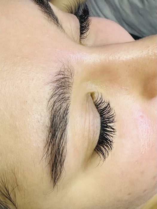 Наращивание ресниц 7000тг любой обьем