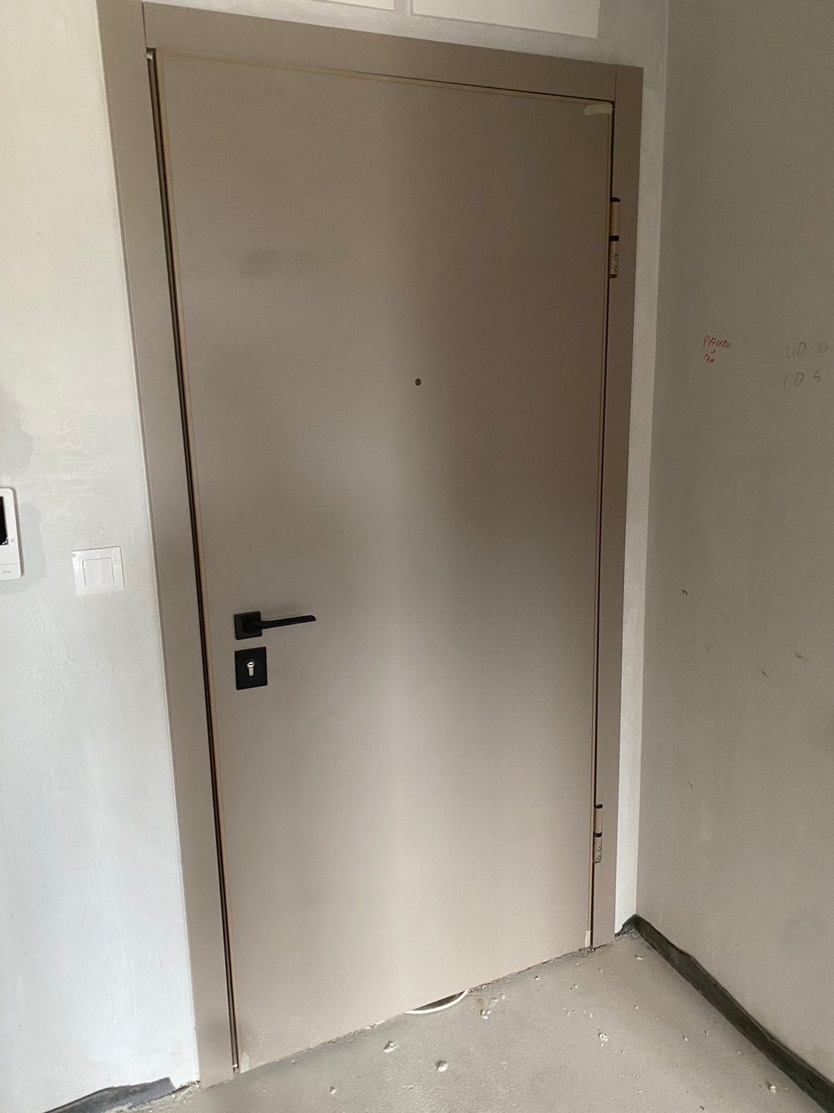Нови Врати 2 броя гр. София Бояна • OLX.bg