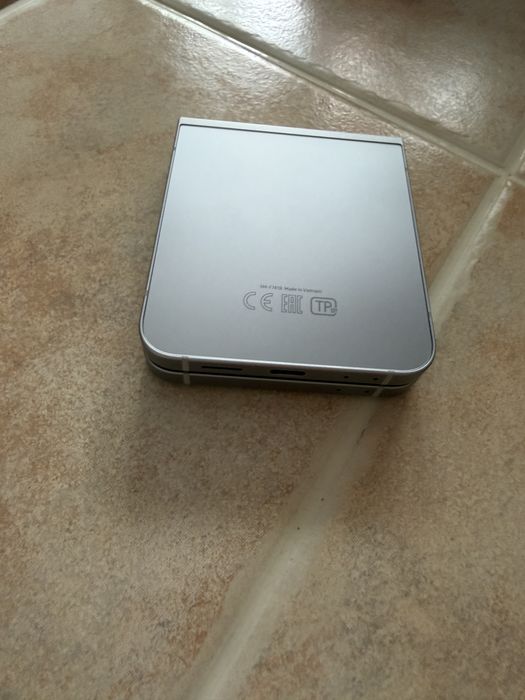 Samsung Galaxy Z Flip 6