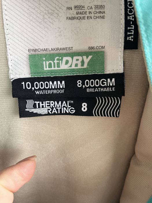 Сноуборд/Ски яке 686