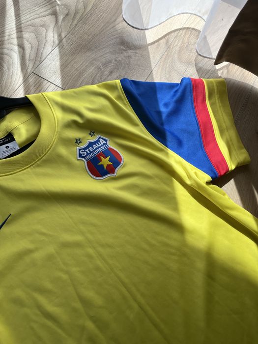 Tricou de fotbal Steaua FcSB marime L ca nou purtat o data