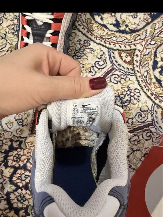 Кроссовки Nike