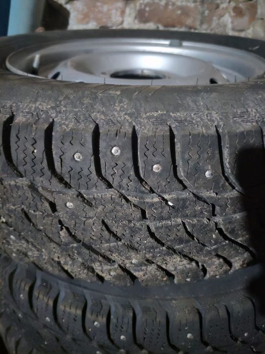 Диски с резиной.