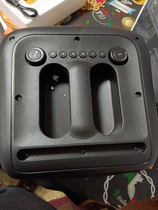 Чисто нова Караоке колона със 2 бр Микрофони!