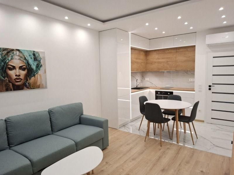 Дава се под наем Двустаен апартамент в София, Младост 4 - 70 кв.м за 746.64 € - Снимка #1