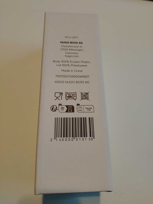 Продавам нова бутилка HUGO