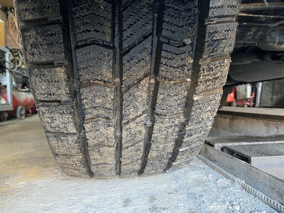 Продам шины(резина) новая пояти