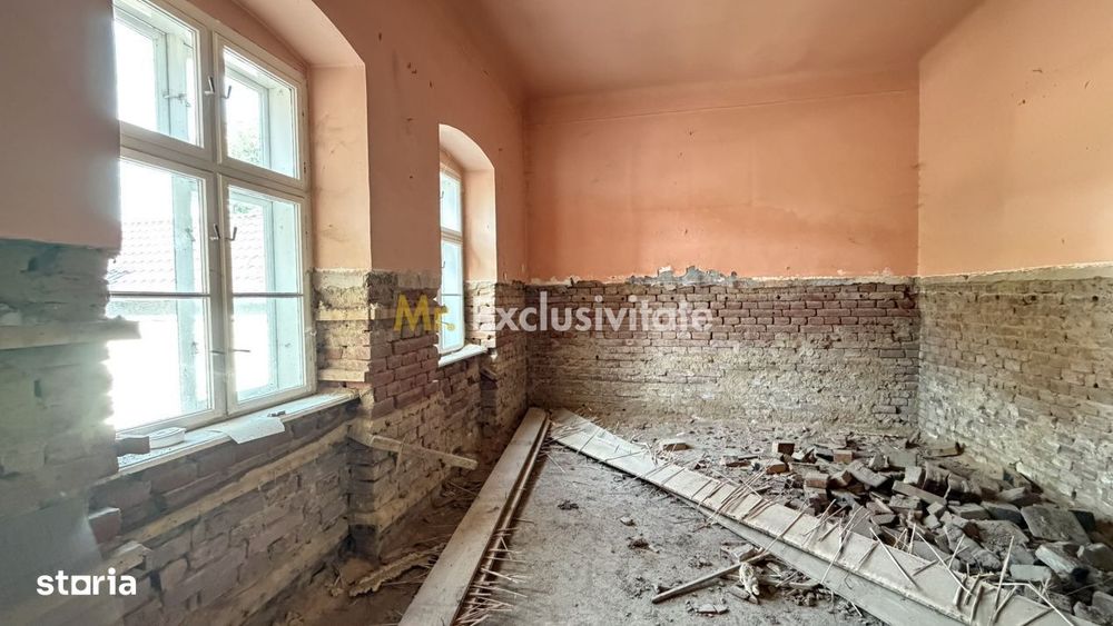 Casă de renovat cu teren 557 mp, central Str. Gh. Barițiu - Carei
