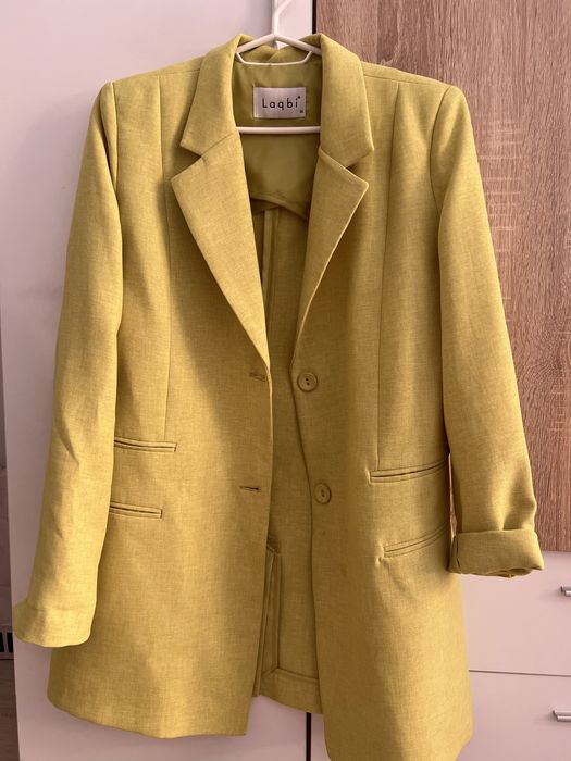 Сако цвят лайм дънково яке с каракул