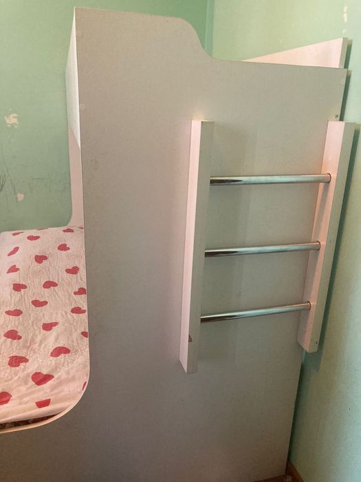 продается кровать детски двухэтажный