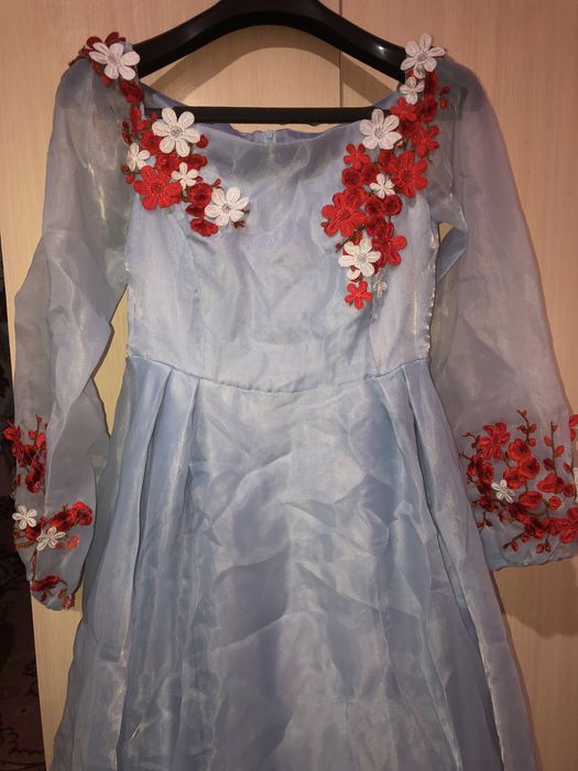 платье , с цветочками, б/у