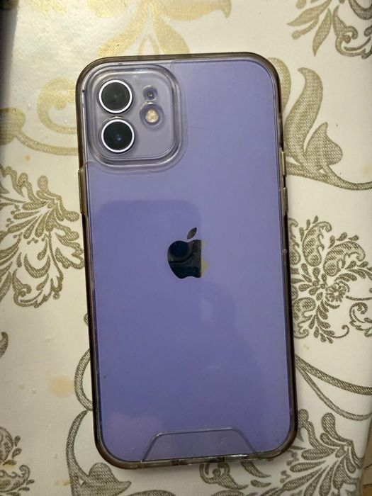 Продам iPhone 12, память 128 г.