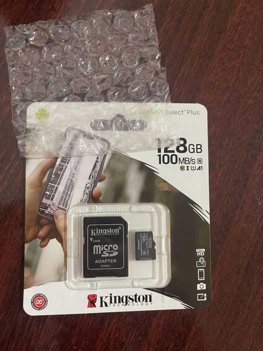 Canon EOS 4000D + obiectiv 18-55mm + geantă + card memorie