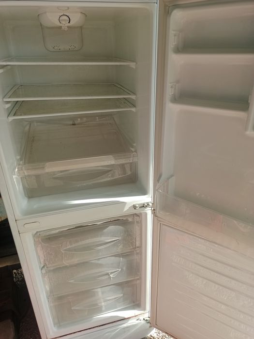 Продам холодильник