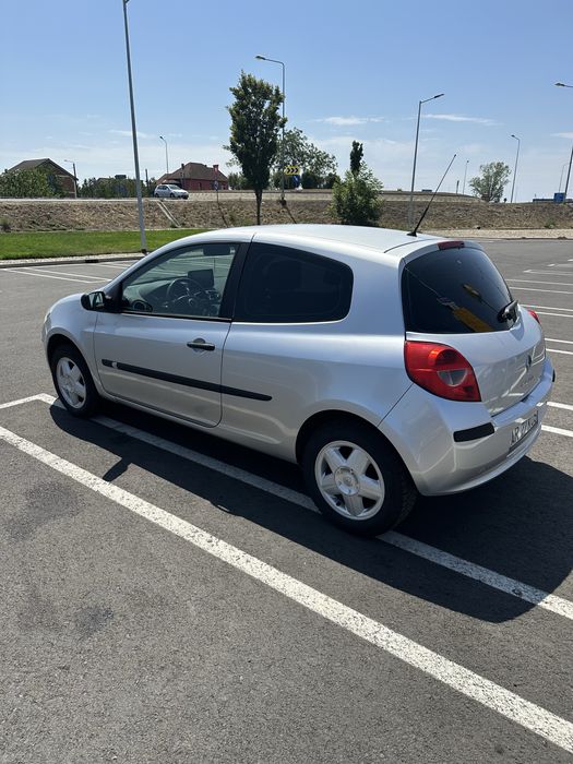 Vand Renault Clio 3 1.5 dci 90cp