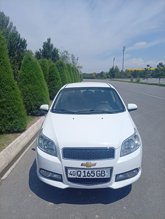 Нексия 3 сотилади