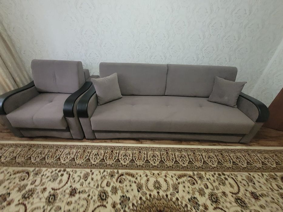 Продам диван с креслом