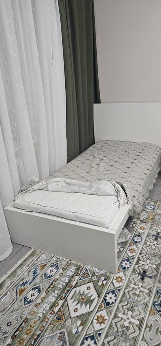 Односпальная кровать от IKEA