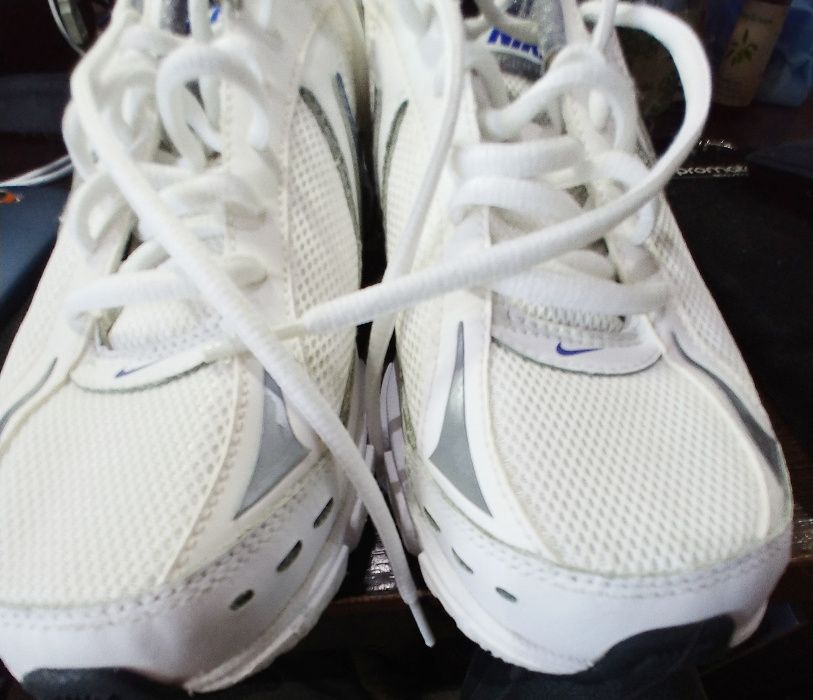 Adidasi sport alergare originali Nike numarul 42 41,5
