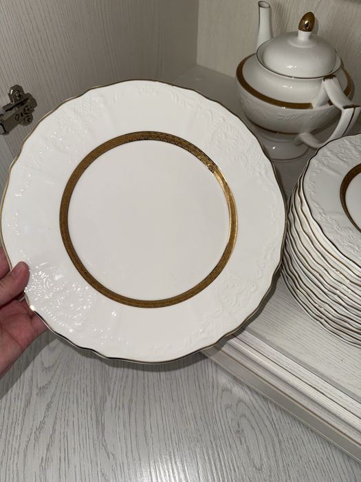 Продам или сдам в аренду набор столовой посуды 12персон