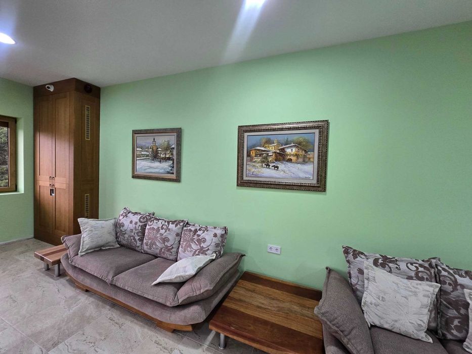 Продава се хотел