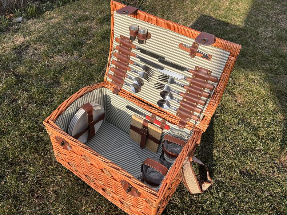 Cos picnic pentru 2 persoane din rachita naturala