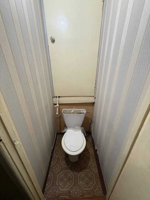 СРОЧНО !! Продаётся квартира в Яшнабаде 1/3/5 ( 33 кв/м ) Оханграбо