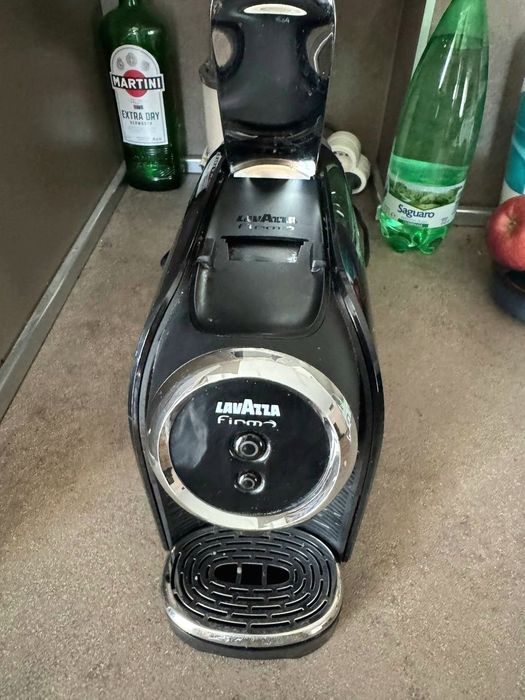 кафе машина Lavazza