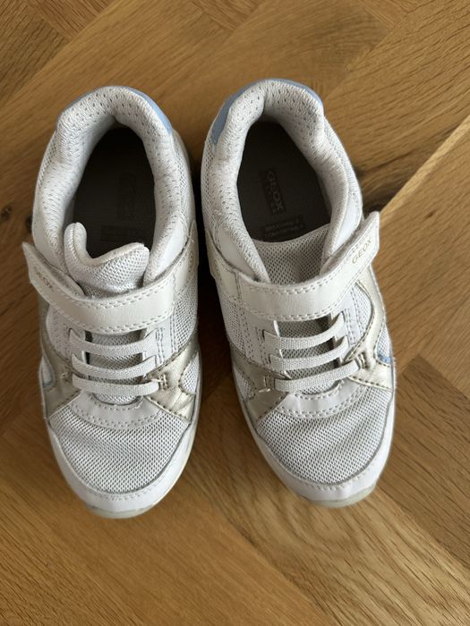 маратонки Geox в много добро състояние, номер 30