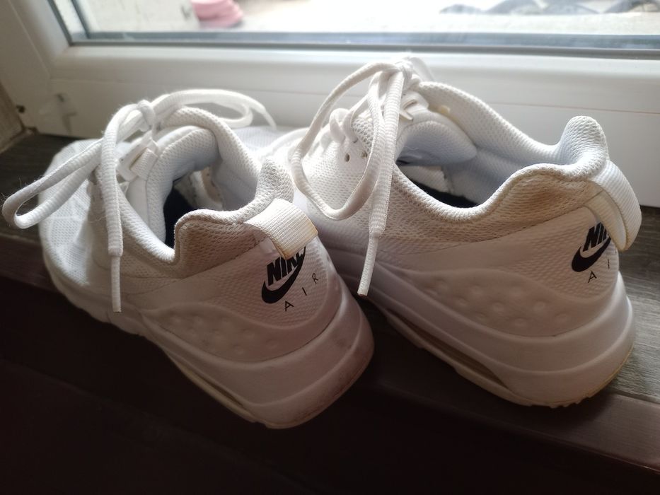 Маратонки NIKE размер 38