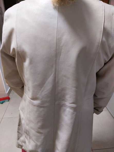 Haina dama din piele