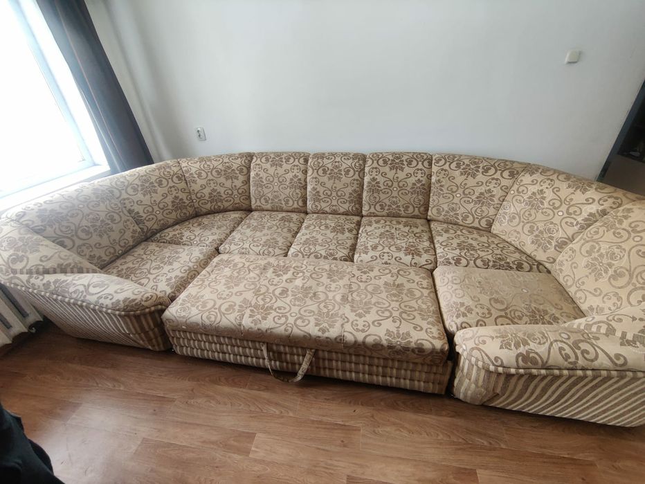 Продам большой раскладной диван, б/у.